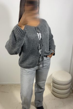 Pull à noeud gris foncé
